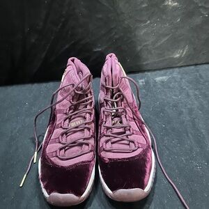 2016 maroon jordan’s high tops-size 9Y-#491